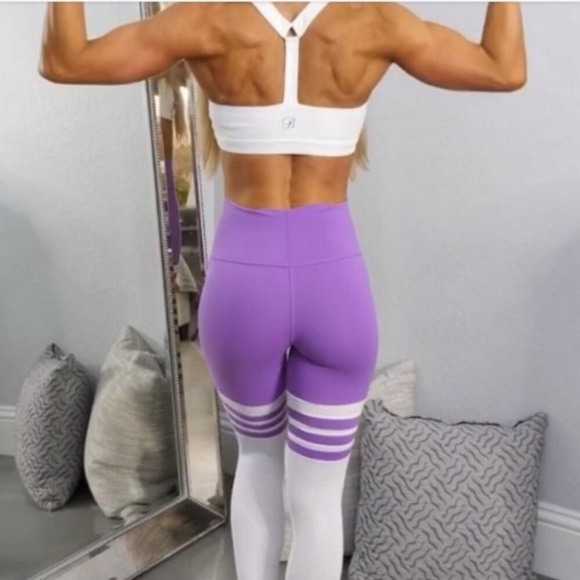 Gorgeous Bombshell Sportswear Lavender leggings 💜💜💜 - Picture 6 of 10